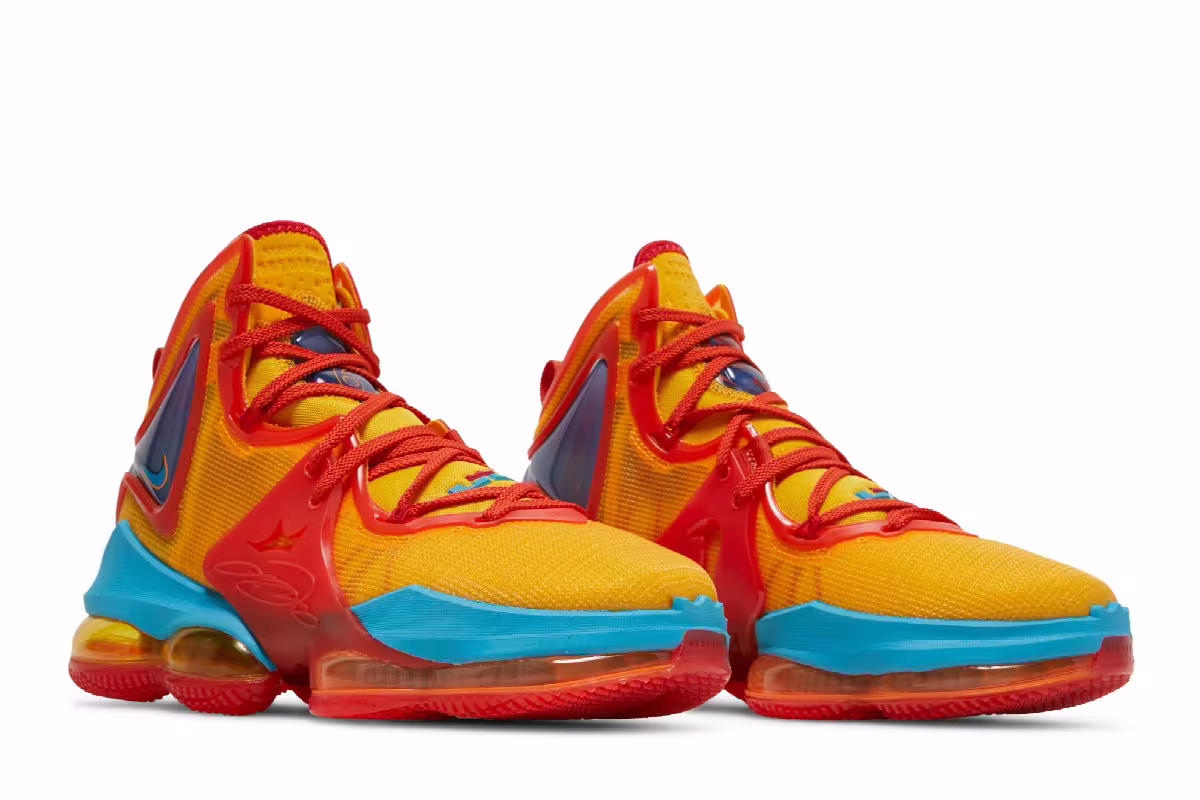 Space Jam x Nike LeBron 19 Tune Squad, view 9
