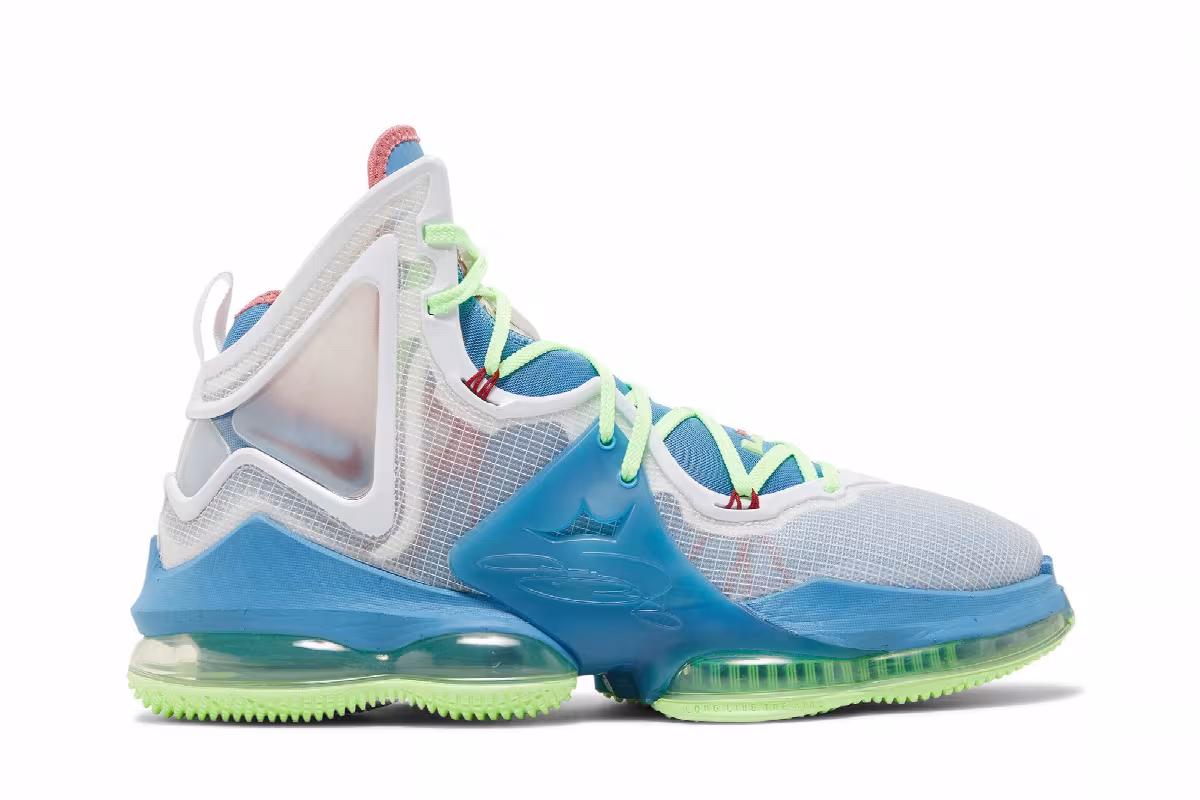 Nike LeBron 19 Tropical, view 2