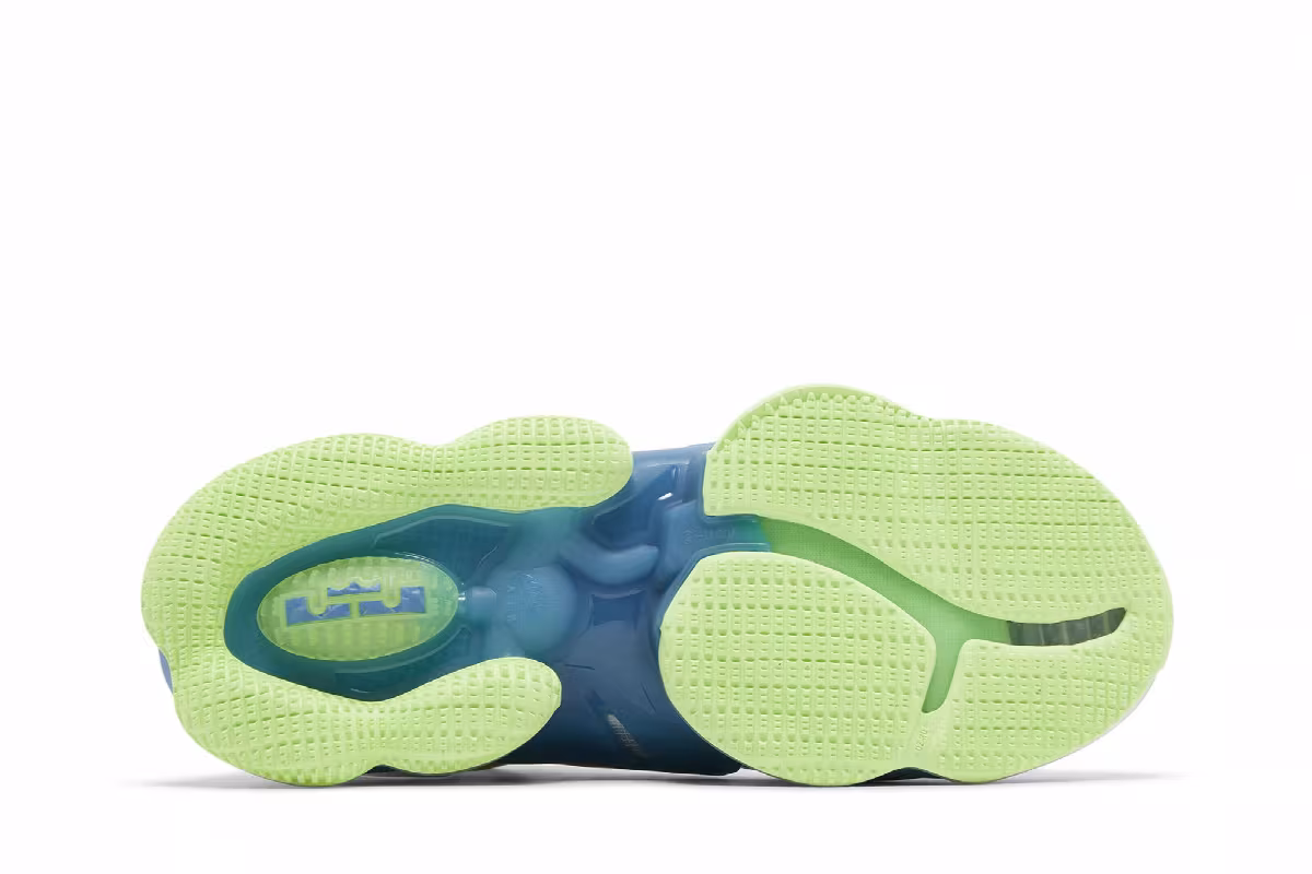 Nike LeBron 19 EP Tropical, view 5