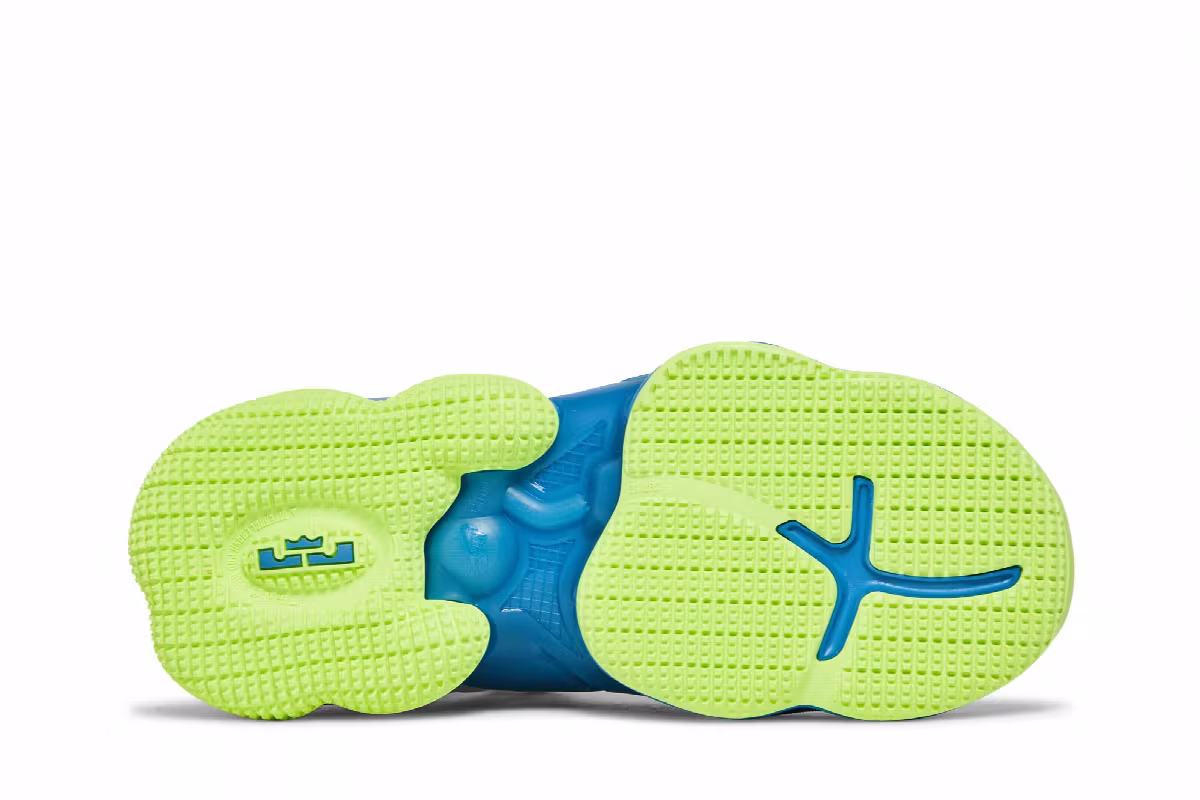 Nike LeBron 19 GS Tropical, view 5