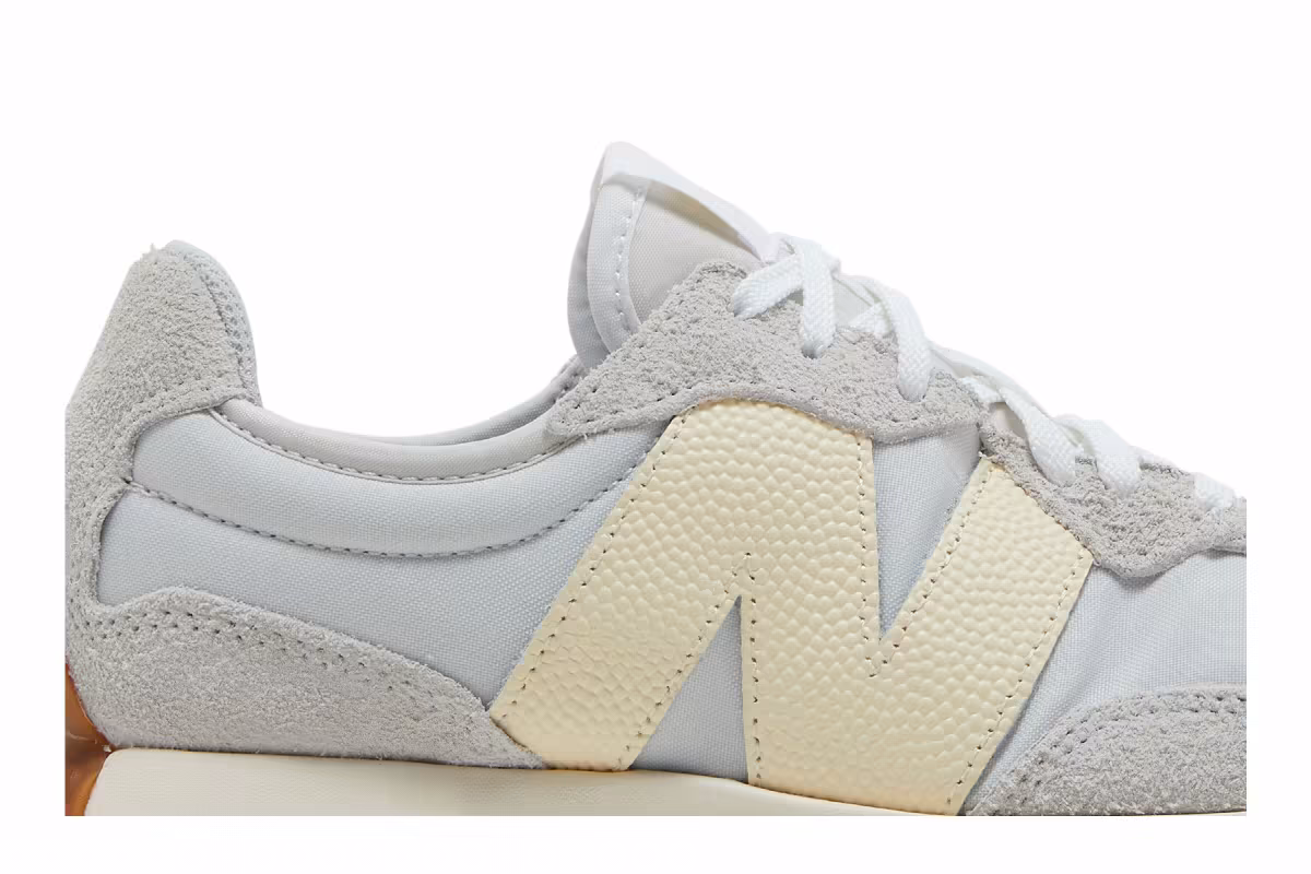 New Balance Women's 327 Summer Fog Gum, view 3