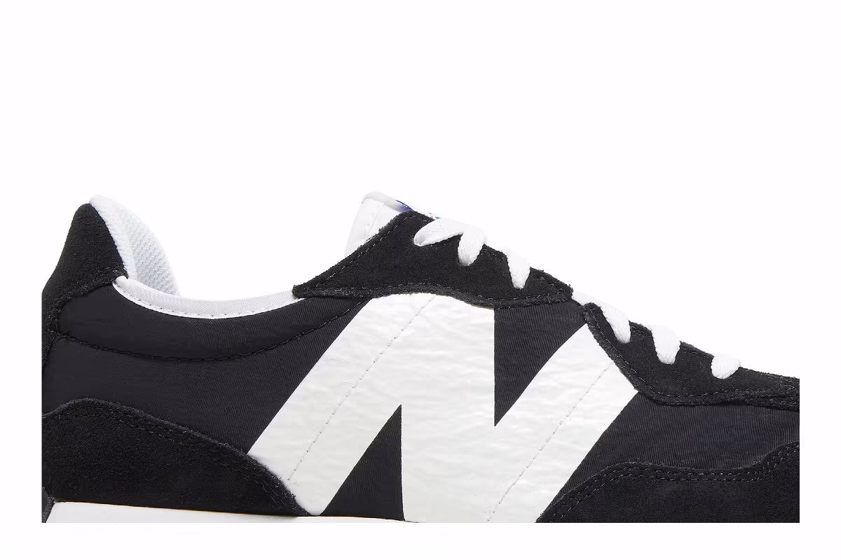 New Balance 327 Black, view 3