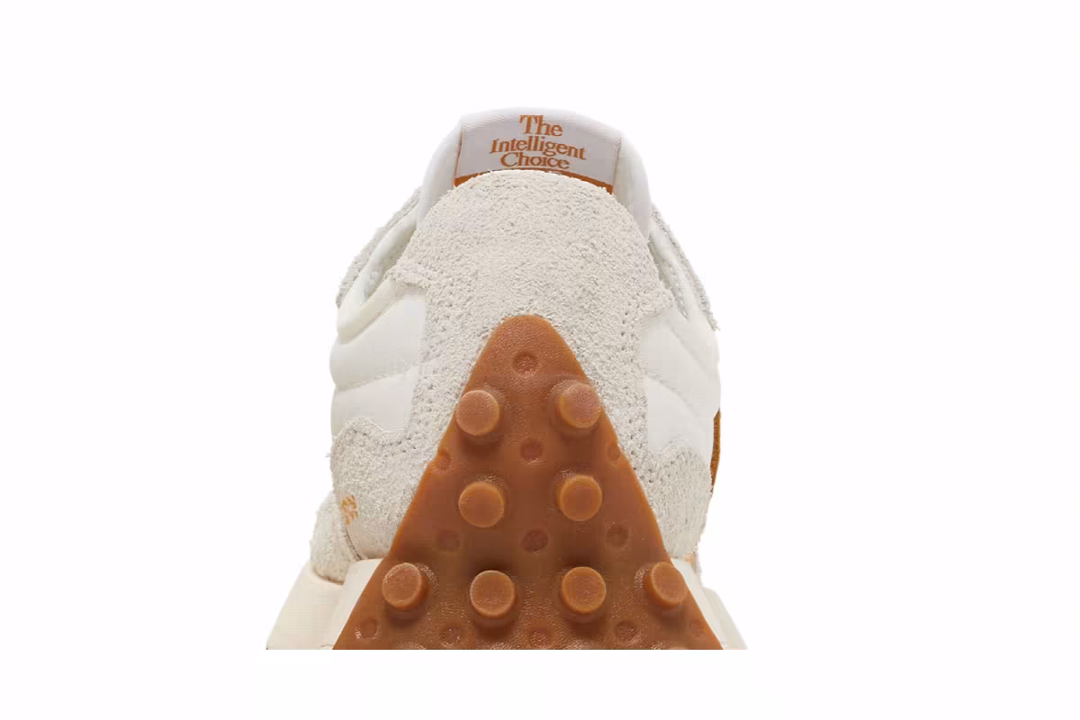 New Balance Women's 327 Sea Salt Golden Hour, view 8