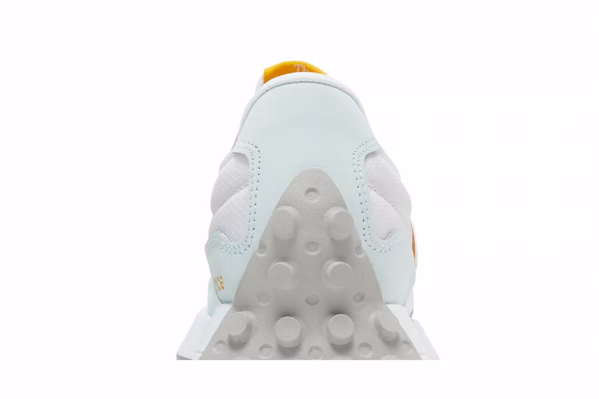 New Balance Women's 327 Summer Fog Light Surf, view 8