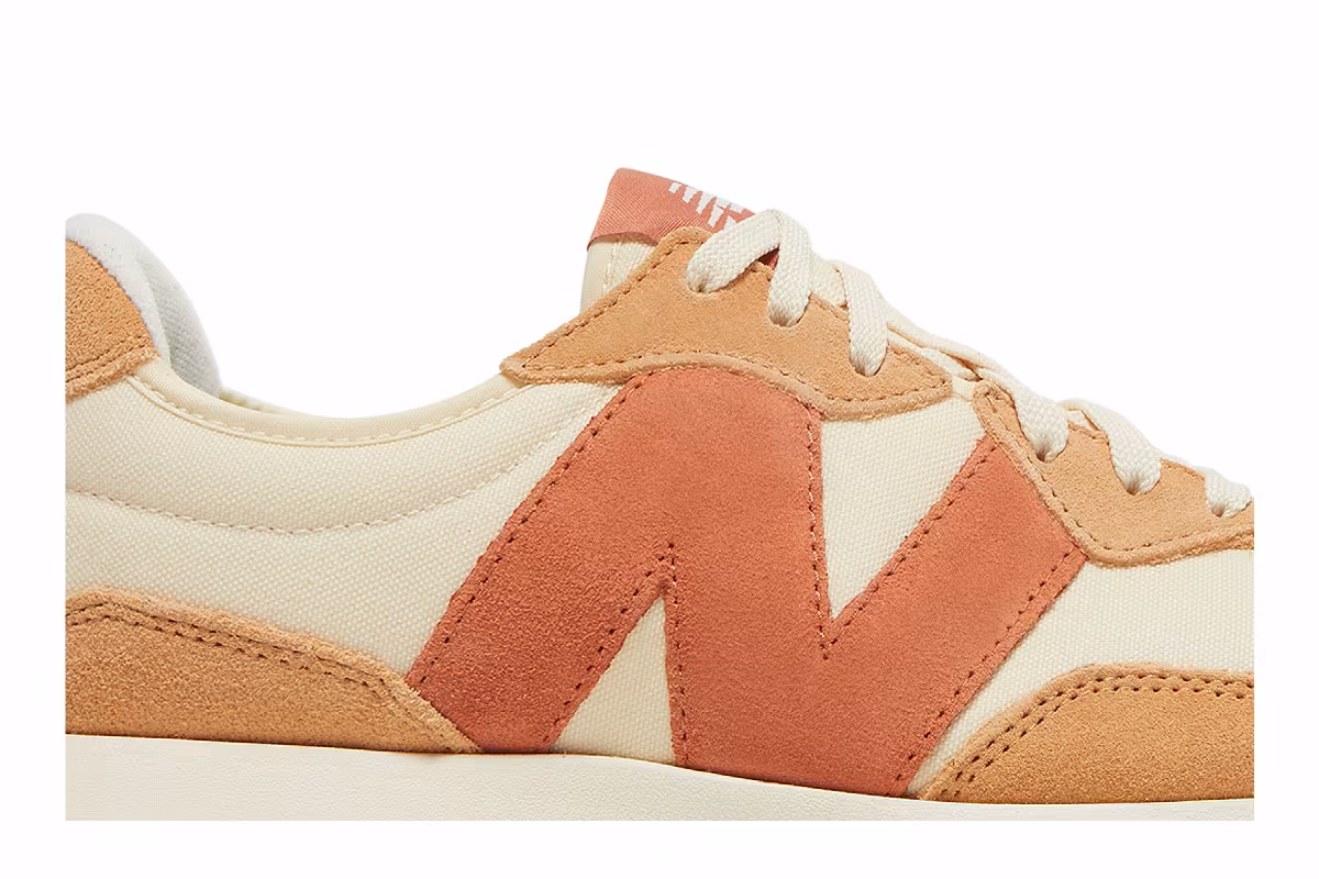 New Balance 327 Macadamia Nut, view 3