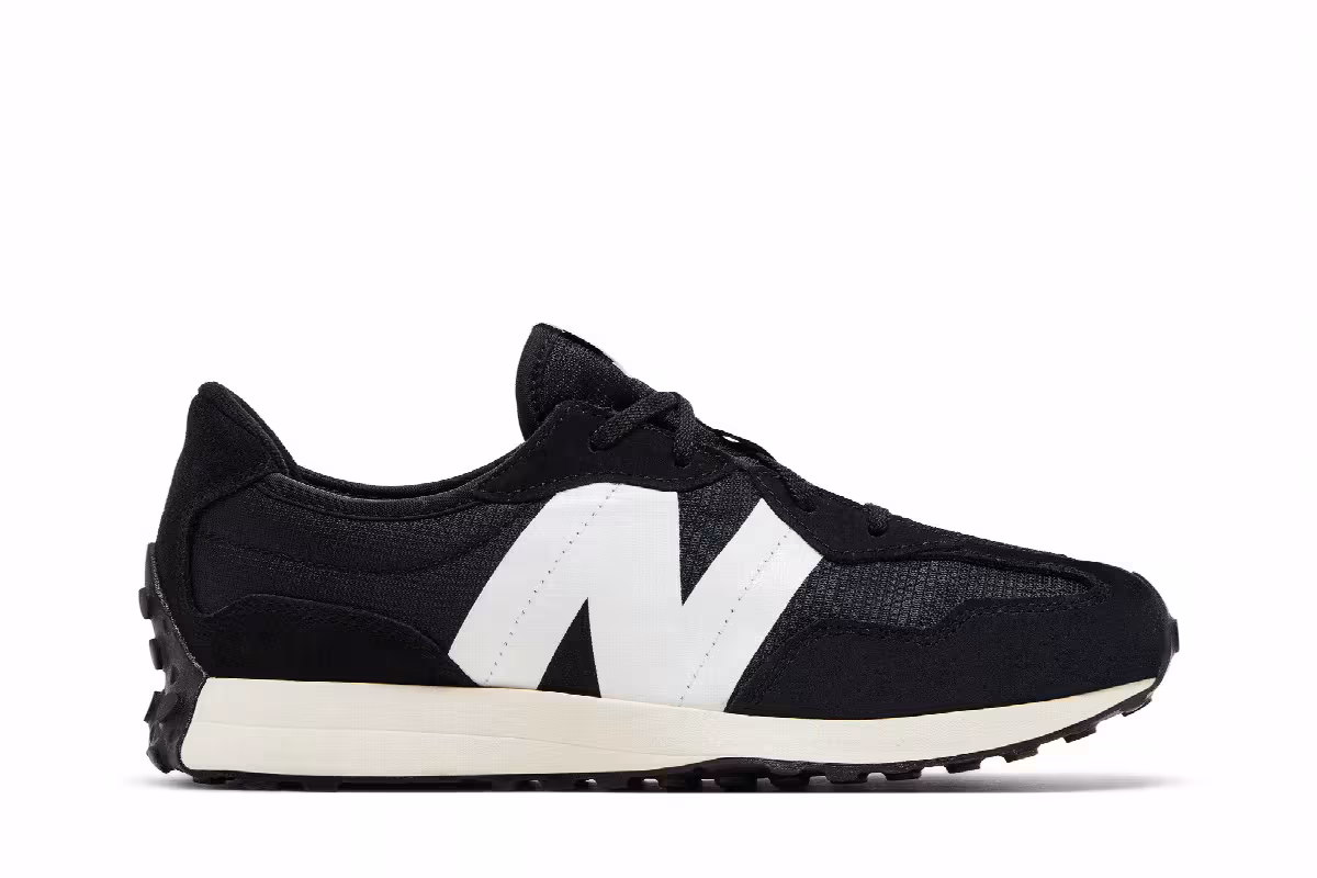 New Balance 327 Big Kid Black White, view 2