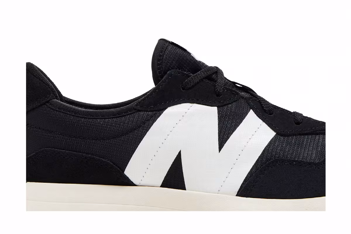 New Balance 327 Big Kid Black White, view 3