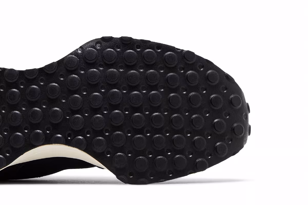 New Balance 327 Big Kid Black White, view 6