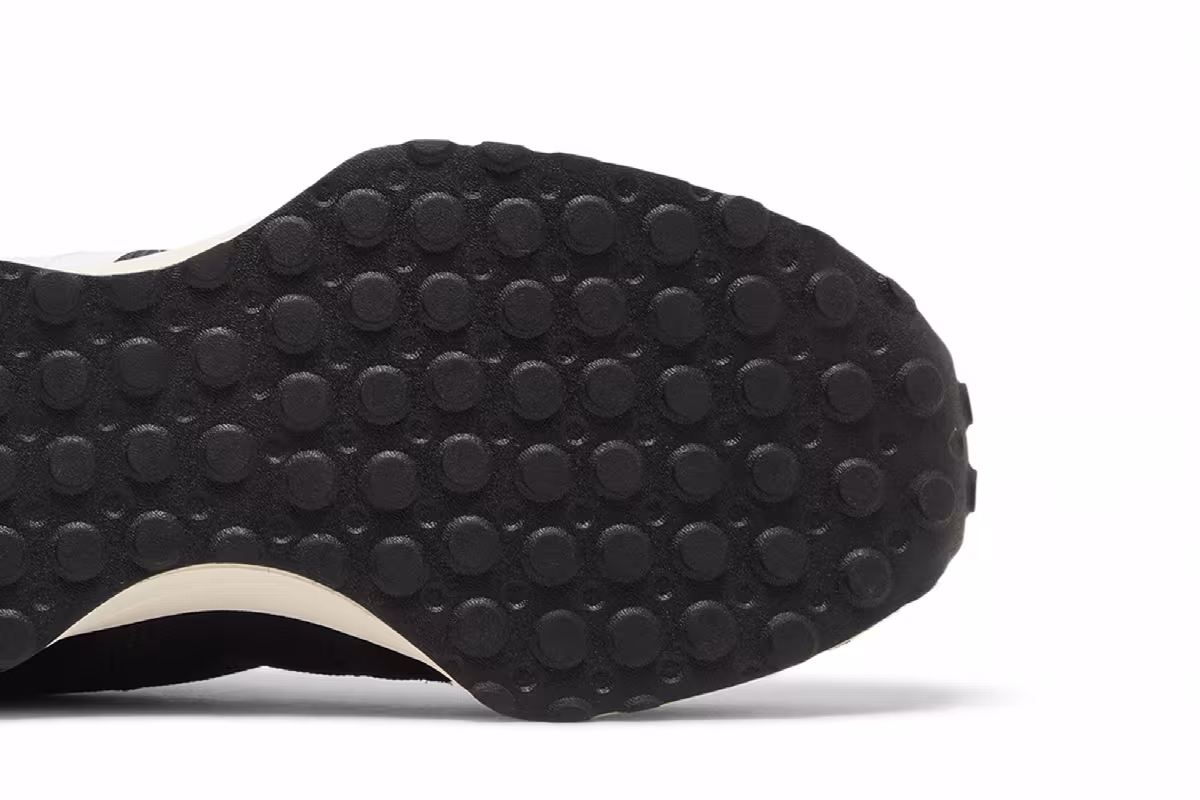 New Balance 327 Big Kid Wide Black White, view 6