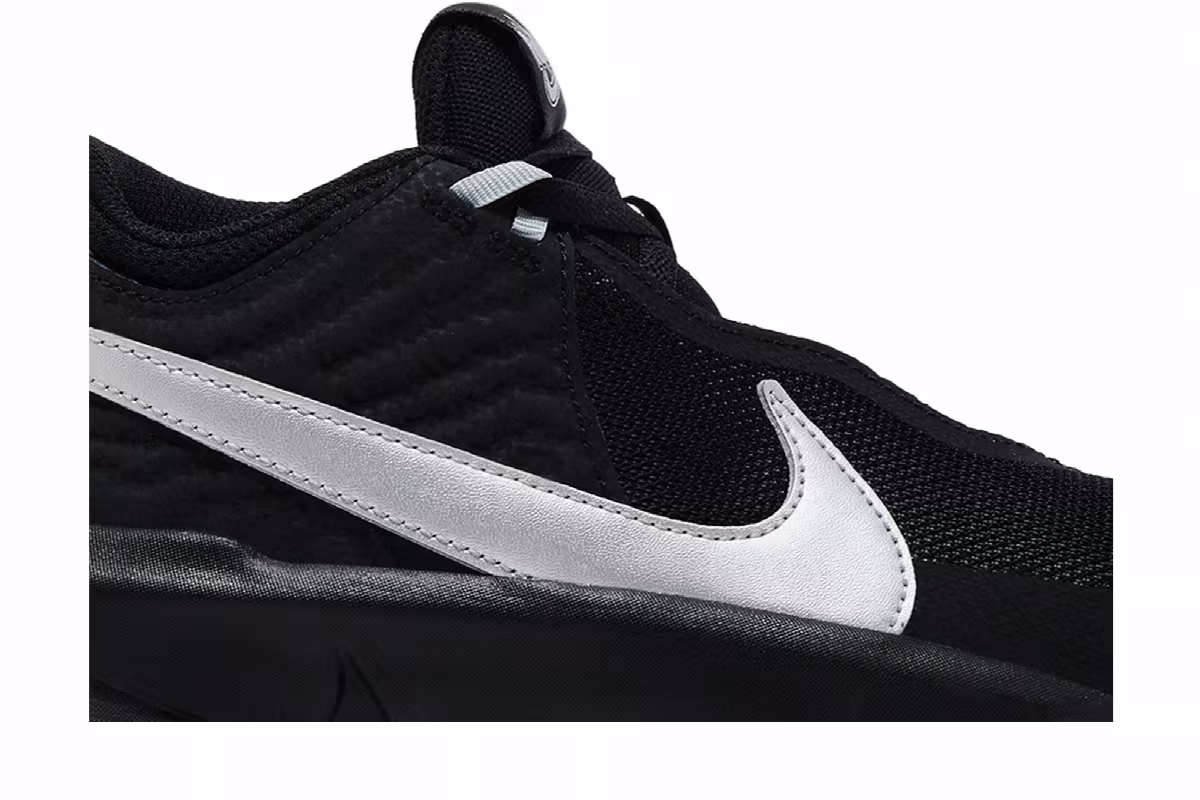 Nike Team Hustle D10 GS Black Metallic Silver, view 3