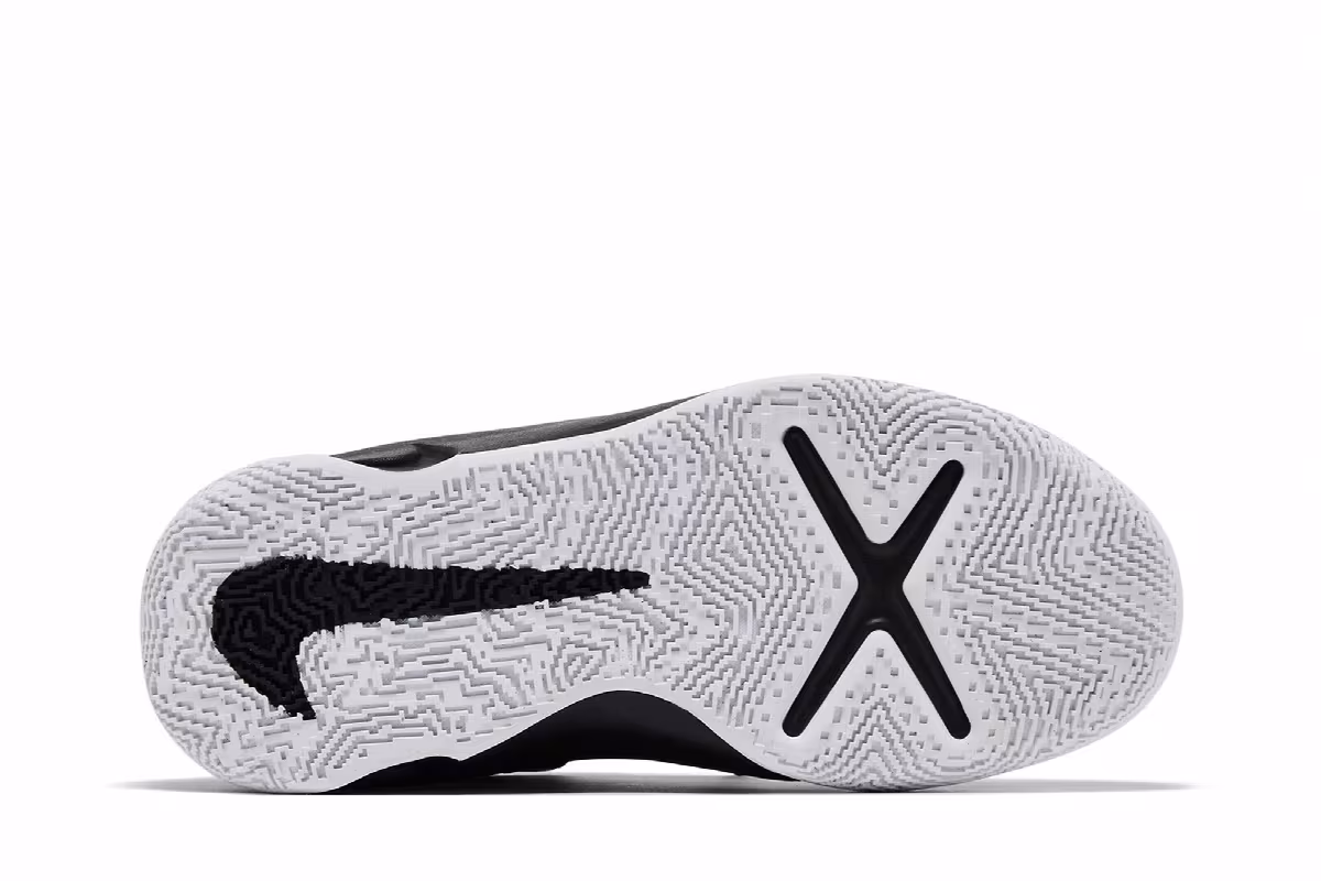 Nike Team Hustle D10 GS Black Metallic Silver, view 5