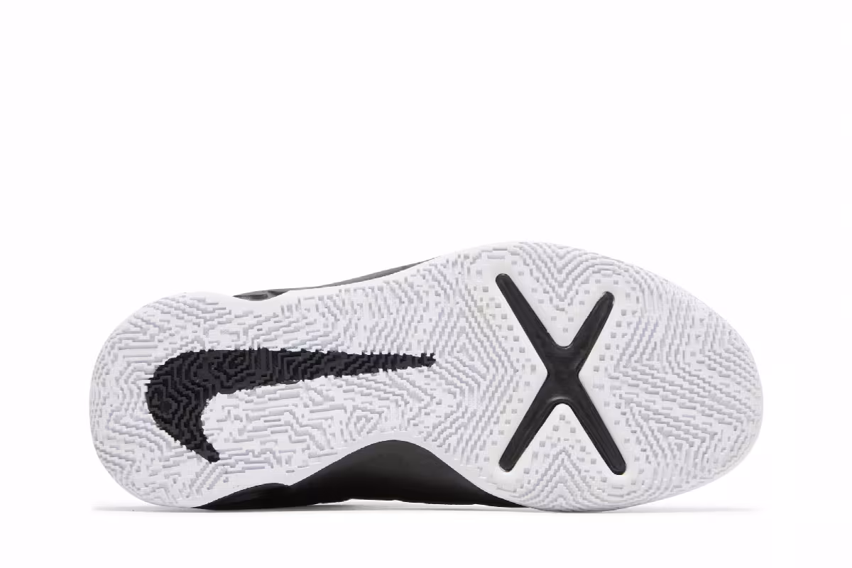 Nike Team Hustle D10 FlyEase GS Black Metallic Silver, view 5