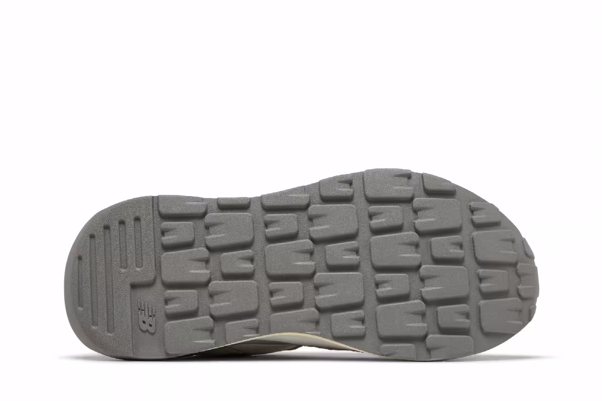 New Balance Women's 57/40 Moonbeam Dawn Glow, view 5