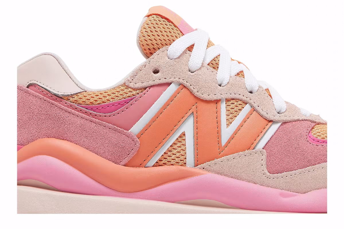 New Balance Women's 57/40 Valentine's Day, view 3