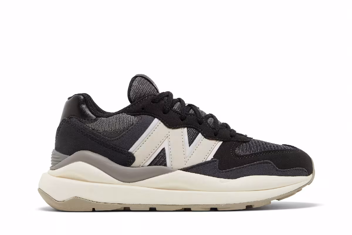 New Balance 57/40 Big Kid Black Moonbeam, view 2