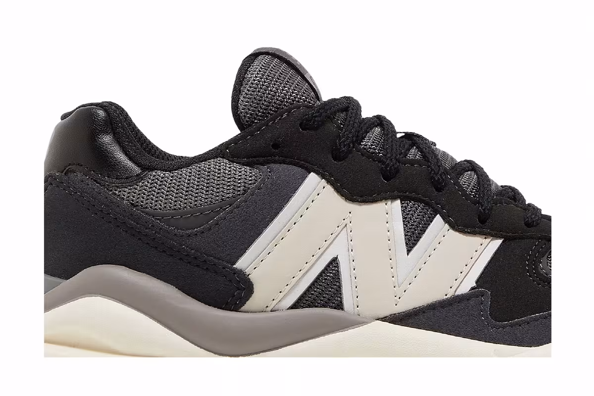 New Balance 57/40 Big Kid Black Moonbeam, view 3