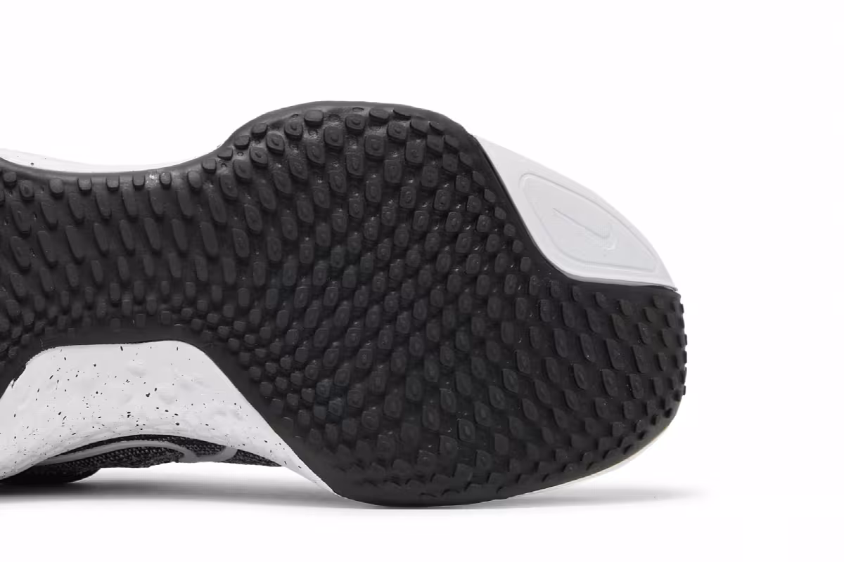 Nike ZoomX Invincible Run Flyknit Black White, view 6