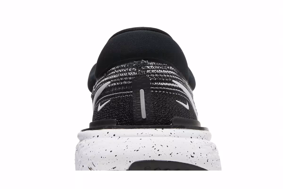 Nike ZoomX Invincible Run Flyknit Black White, view 8