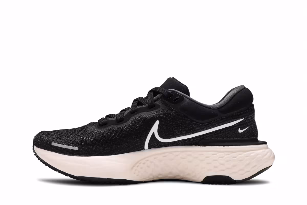 Nike Women's ZoomX Invincible Run Flyknit Black White, view 4