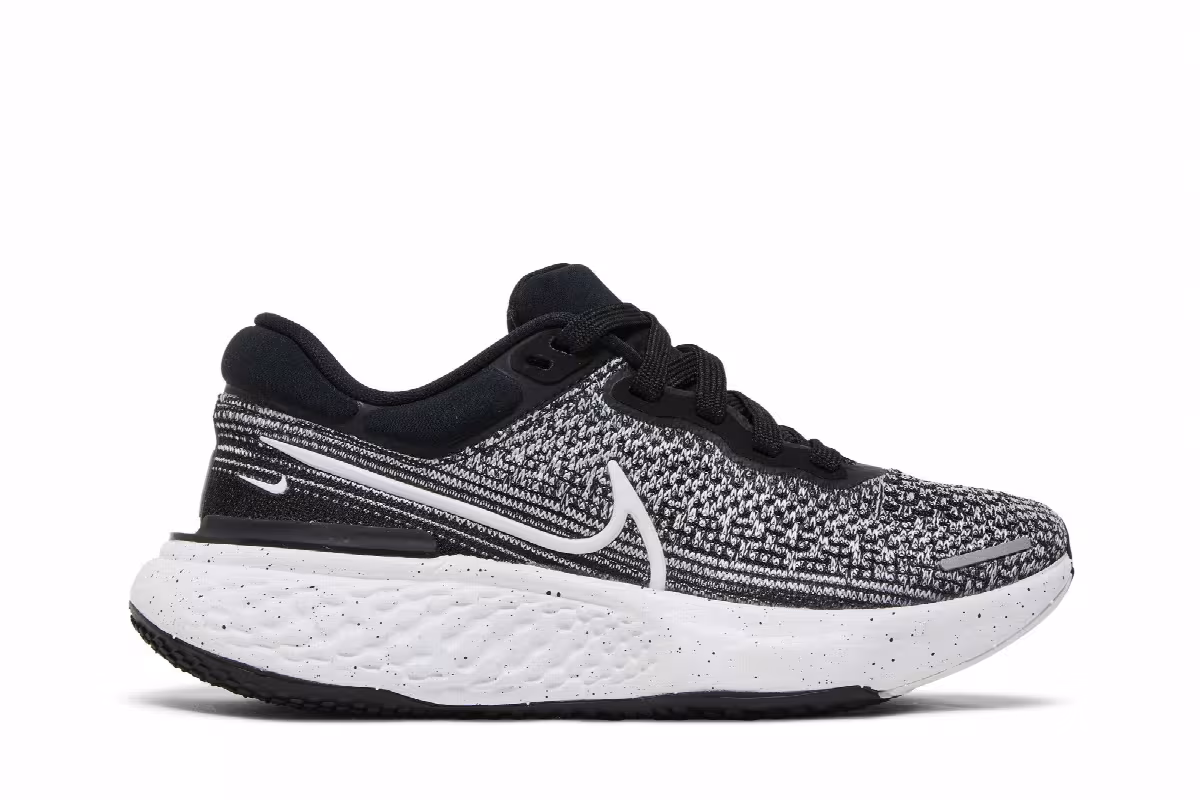 Nike Women's ZoomX Invincible Run Flyknit White Black, view 2