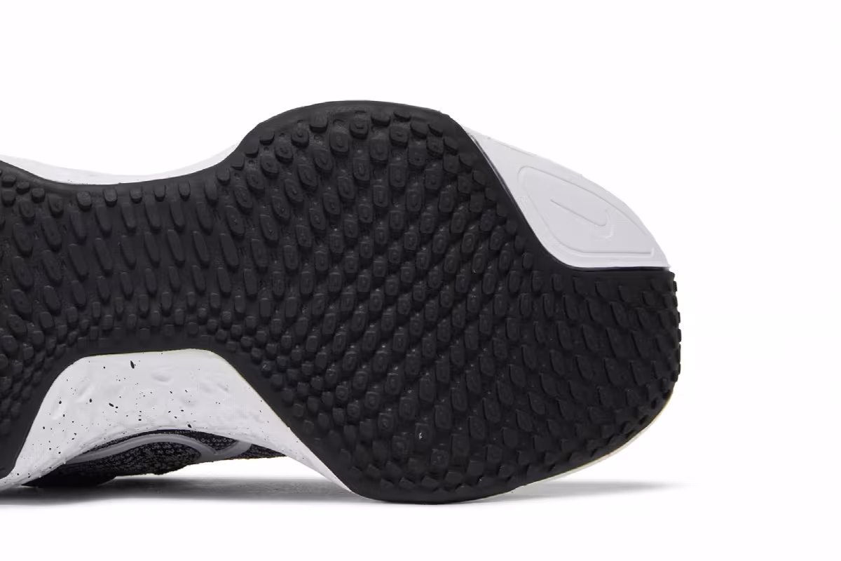 Nike Women's ZoomX Invincible Run Flyknit White Black, view 6