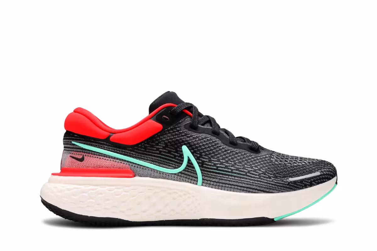 Nike ZoomX Invincible Run Flyknit Black Chile Red, view 2