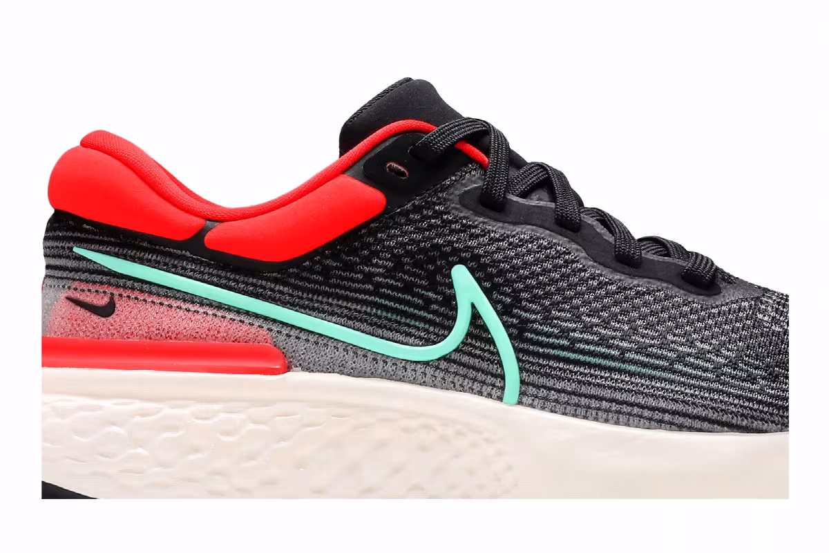 Nike ZoomX Invincible Run Flyknit Black Chile Red, view 3