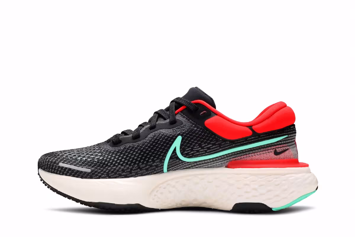 Nike ZoomX Invincible Run Flyknit Black Chile Red, view 4