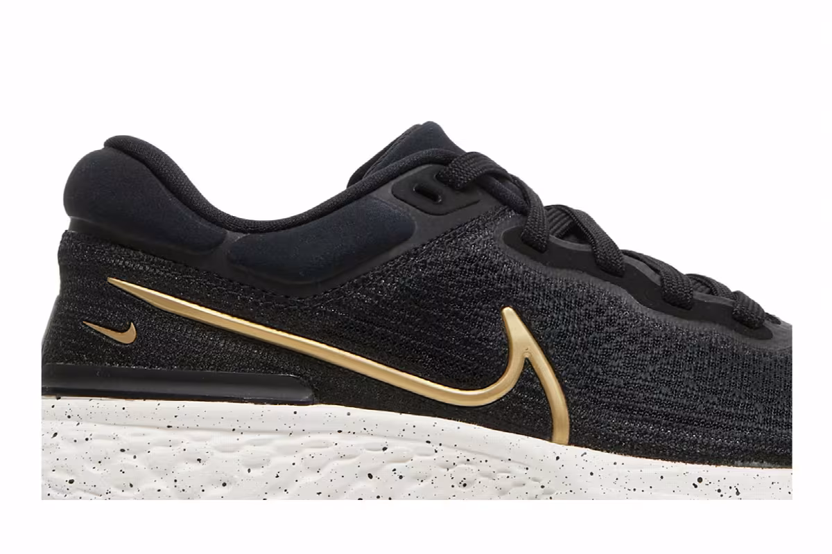 Nike Women's ZoomX Invincible Run Flyknit Black Metallic Gold, view 3