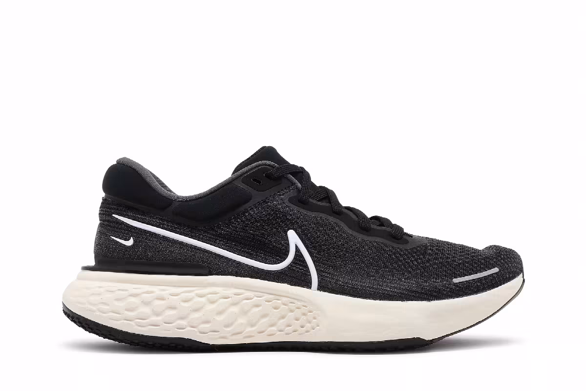 Nike ZoomX Invincible Run Flyknit Black White, view 2