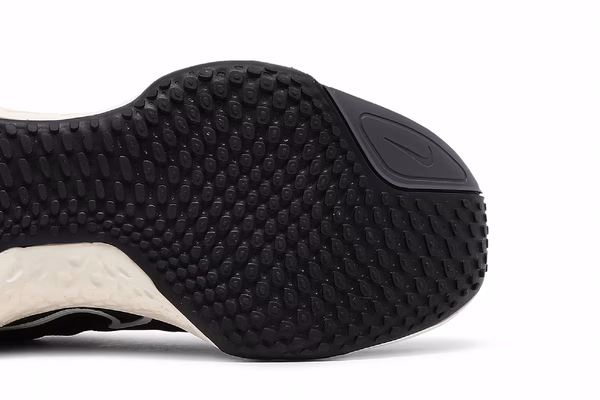 Nike ZoomX Invincible Run Flyknit Black White, view 6