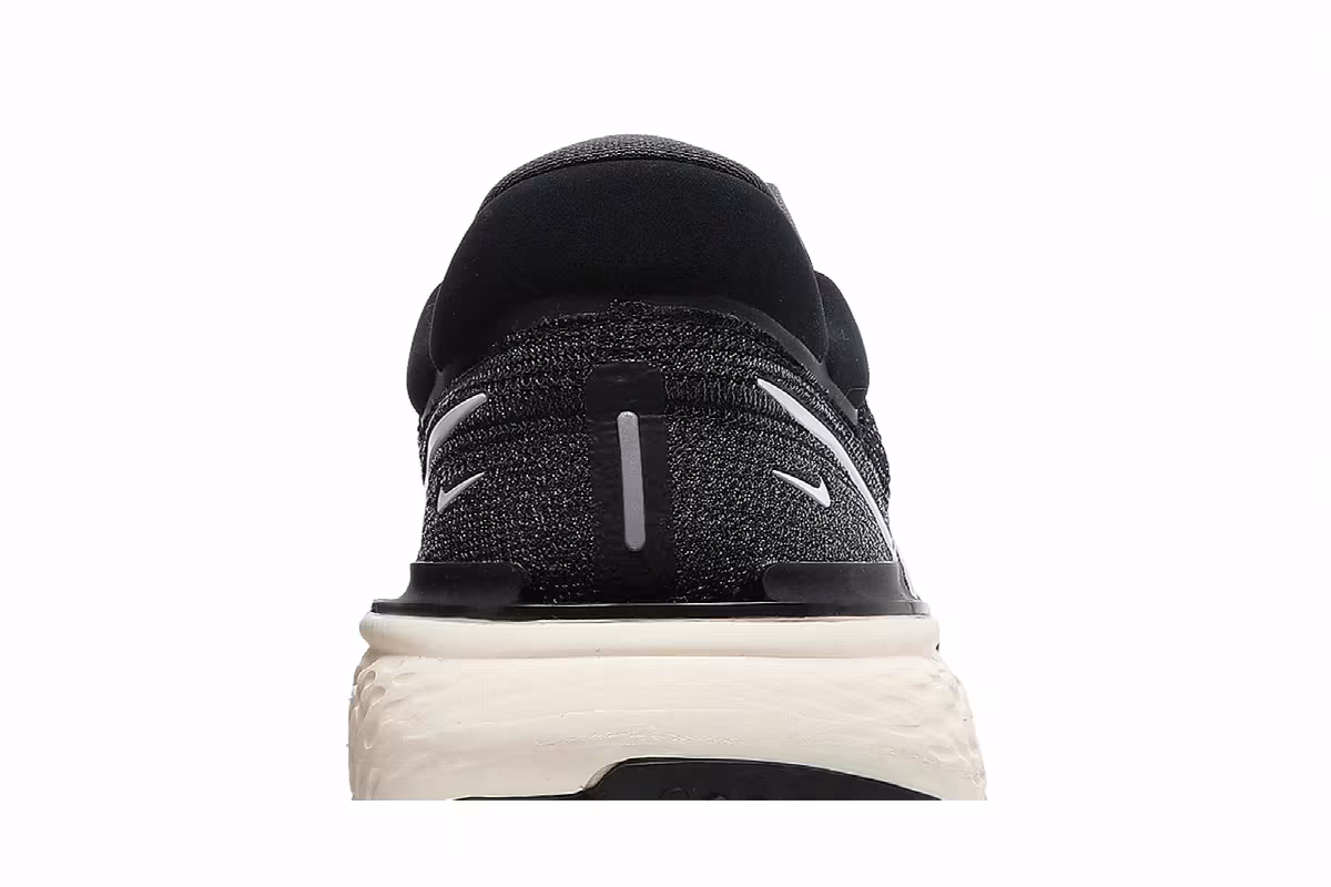 Nike ZoomX Invincible Run Flyknit Black White, view 8
