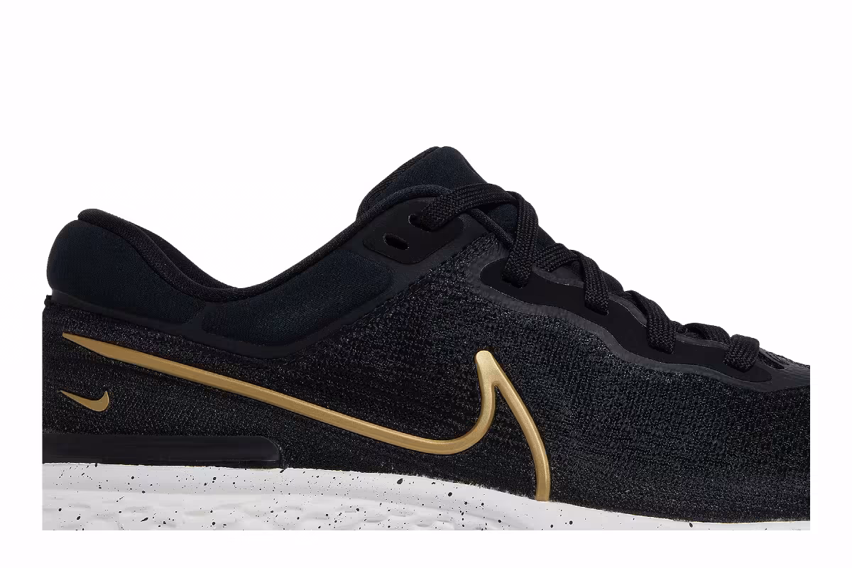 Nike ZoomX Invincible Run Flyknit Black Metallic Gold, view 3