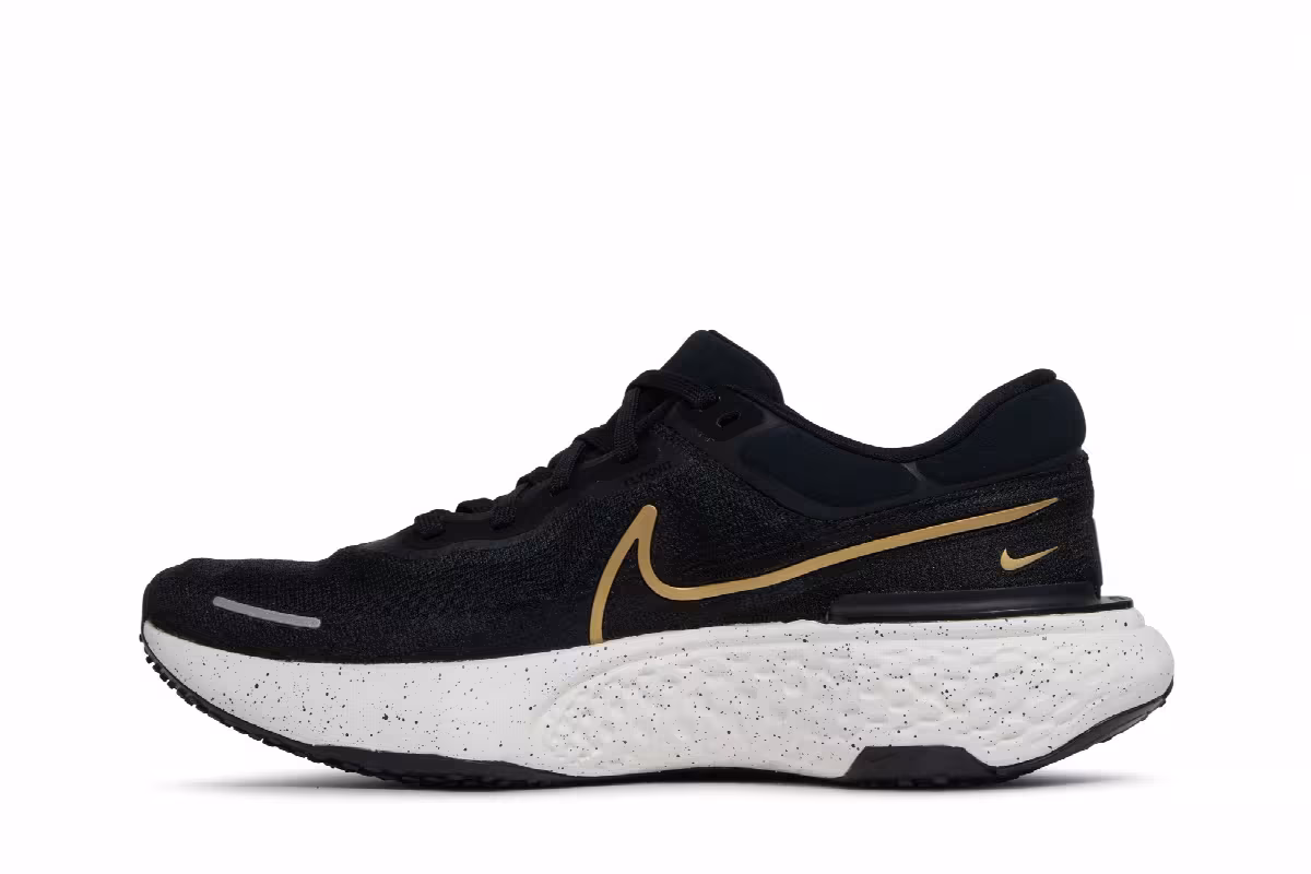 Nike ZoomX Invincible Run Flyknit Black Metallic Gold, view 4
