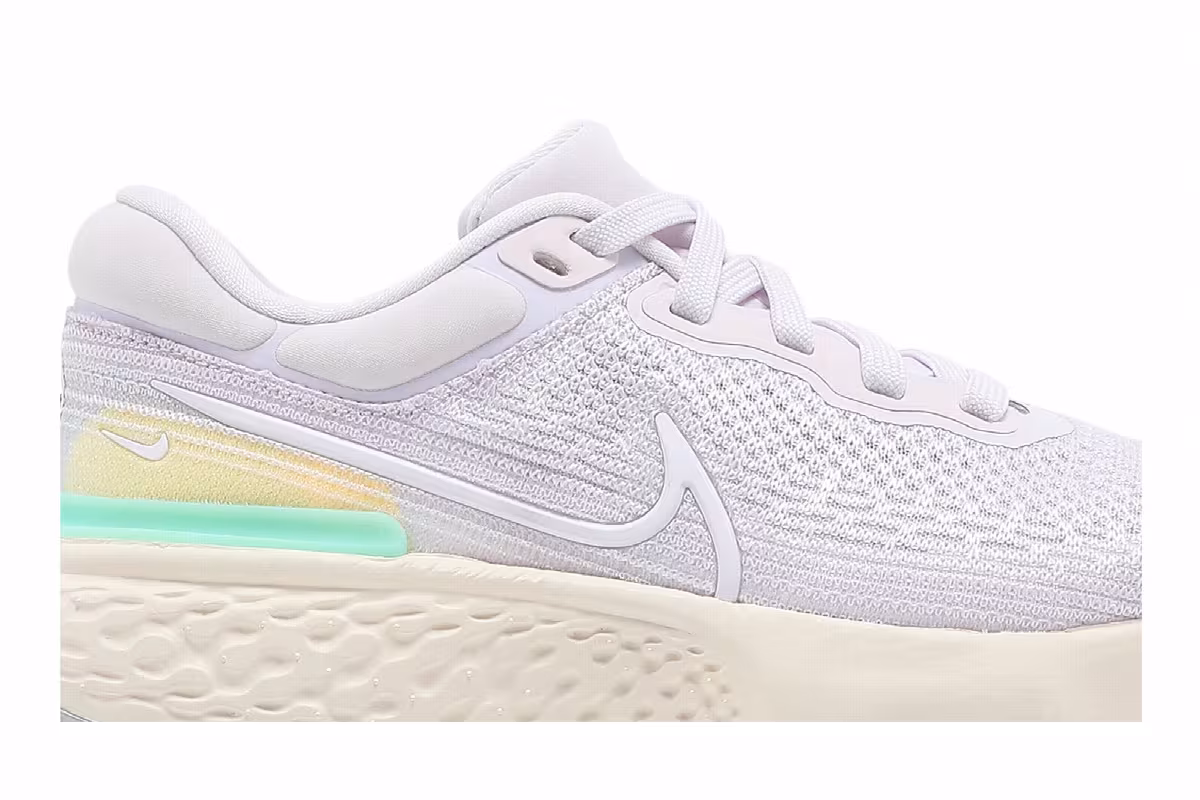 Nike Women's ZoomX Invincible Run Flyknit Light Violet, view 3