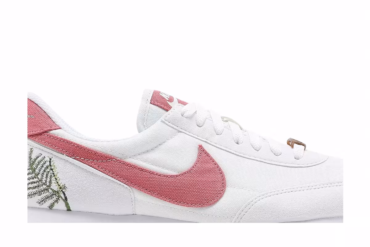 Nike Women's Daybreak SE Catechu, view 3