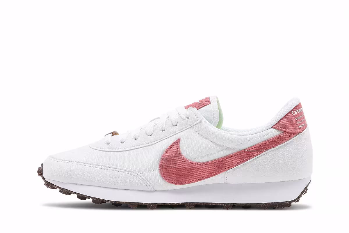 Nike Women's Daybreak SE Catechu, view 4