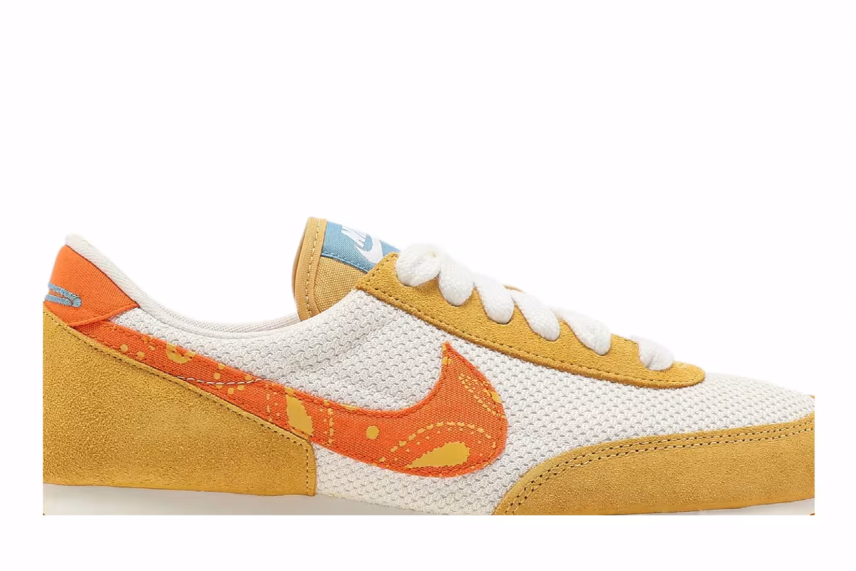 Nike Women's Daybreak Paisley Swoosh - Pale Ivory Magma Orange, view 3