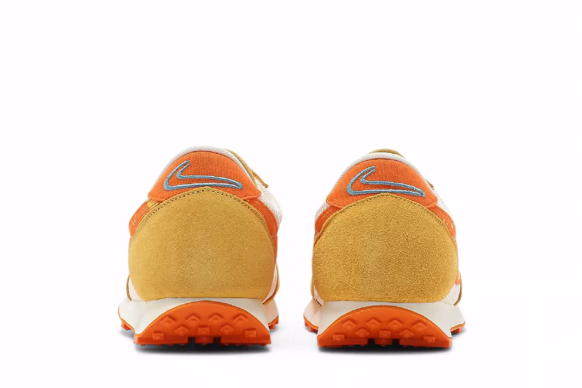 Nike Women's Daybreak Paisley Swoosh - Pale Ivory Magma Orange, view 7