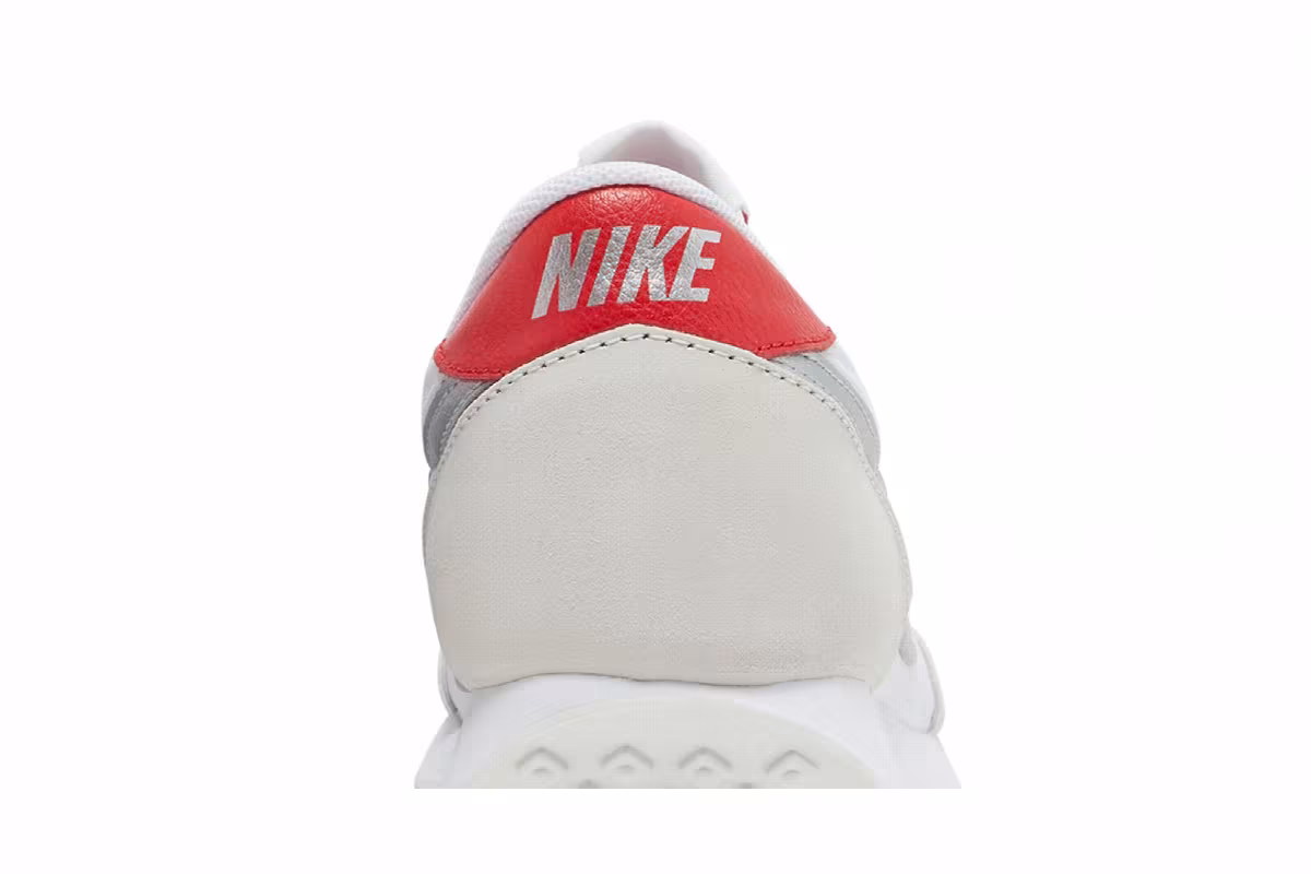 Nike Women's Daybreak Summit White Metallic Silver, view 8