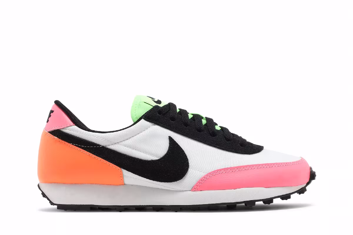 Nike Women's Daybreak Summit White Sunset Pulse, view 2