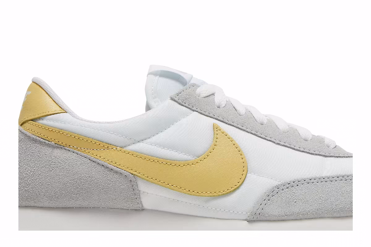 Nike Women's Daybreak Summit White Saturn Gold, view 3