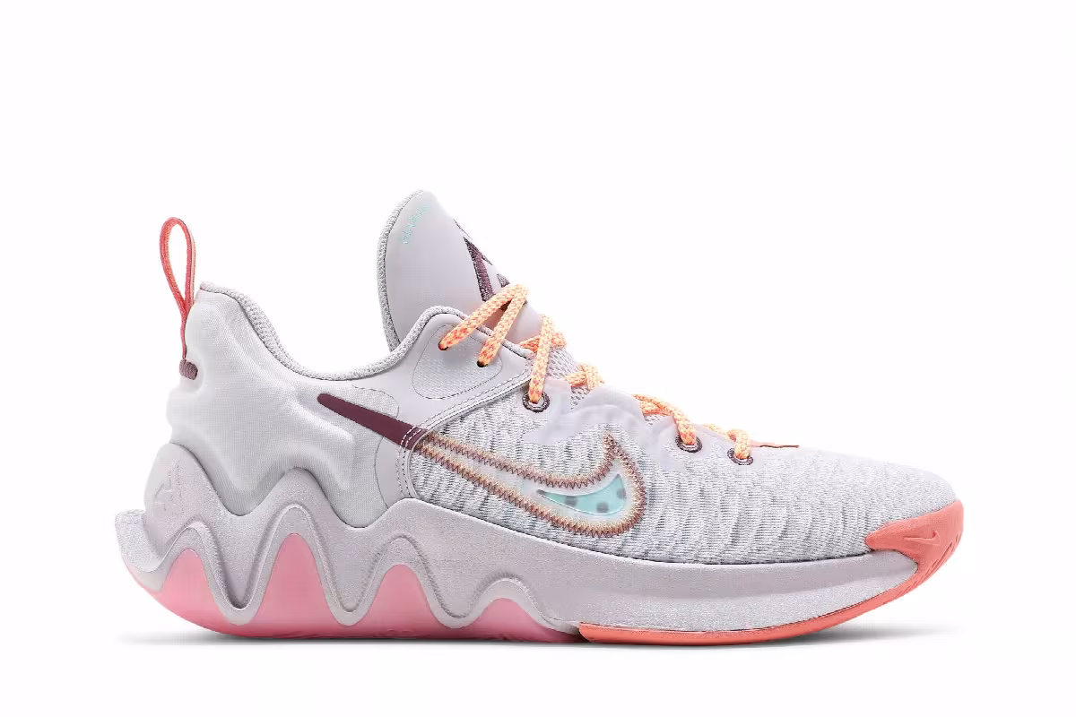 Nike Giannis Immortality Force Field, view 2