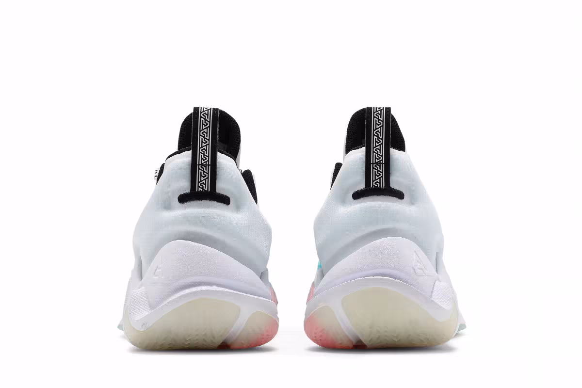 Nike Giannis Immortality Force Field, view 7