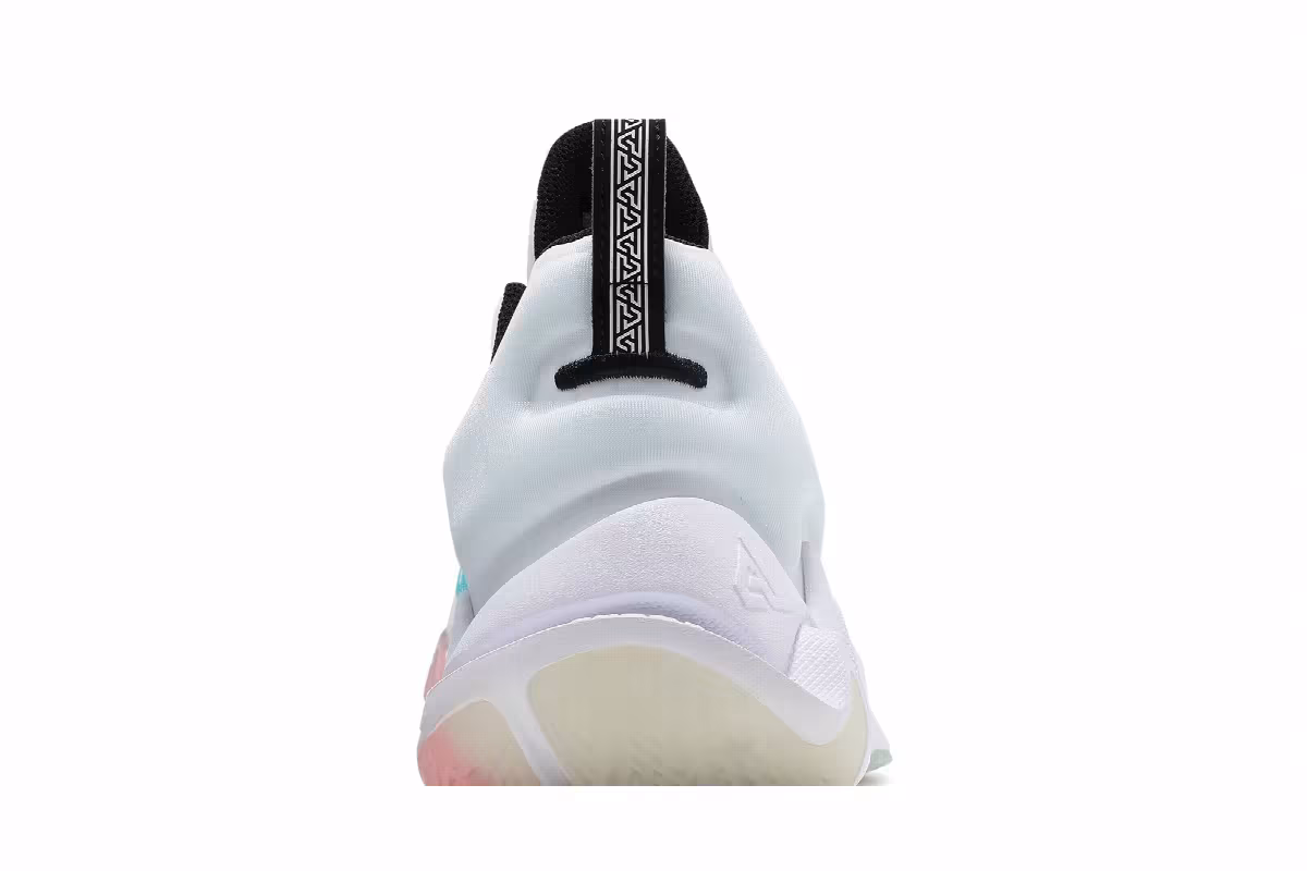 Nike Giannis Immortality Force Field, view 8