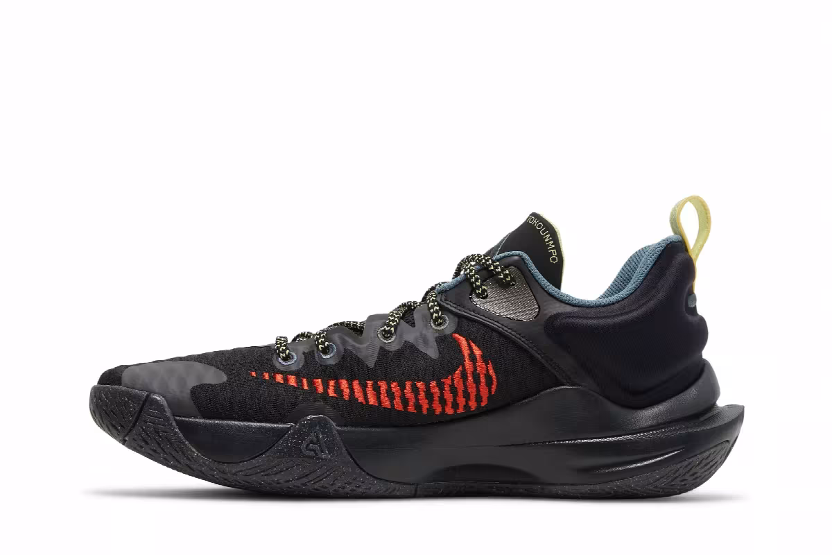 Nike Giannis Immortality Force Field, view 4