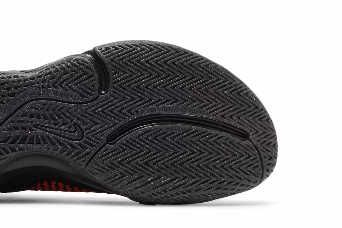 Nike Giannis Immortality Force Field, view 6