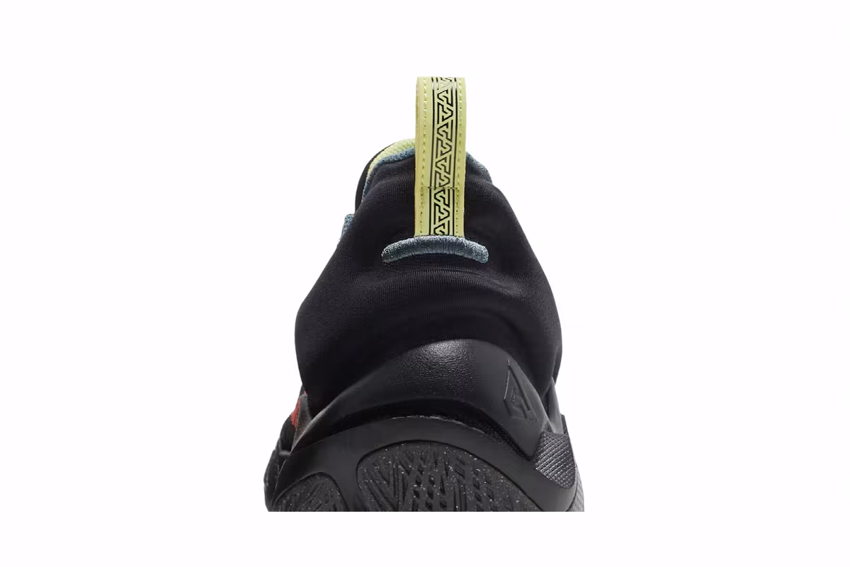 Nike Giannis Immortality Force Field, view 8