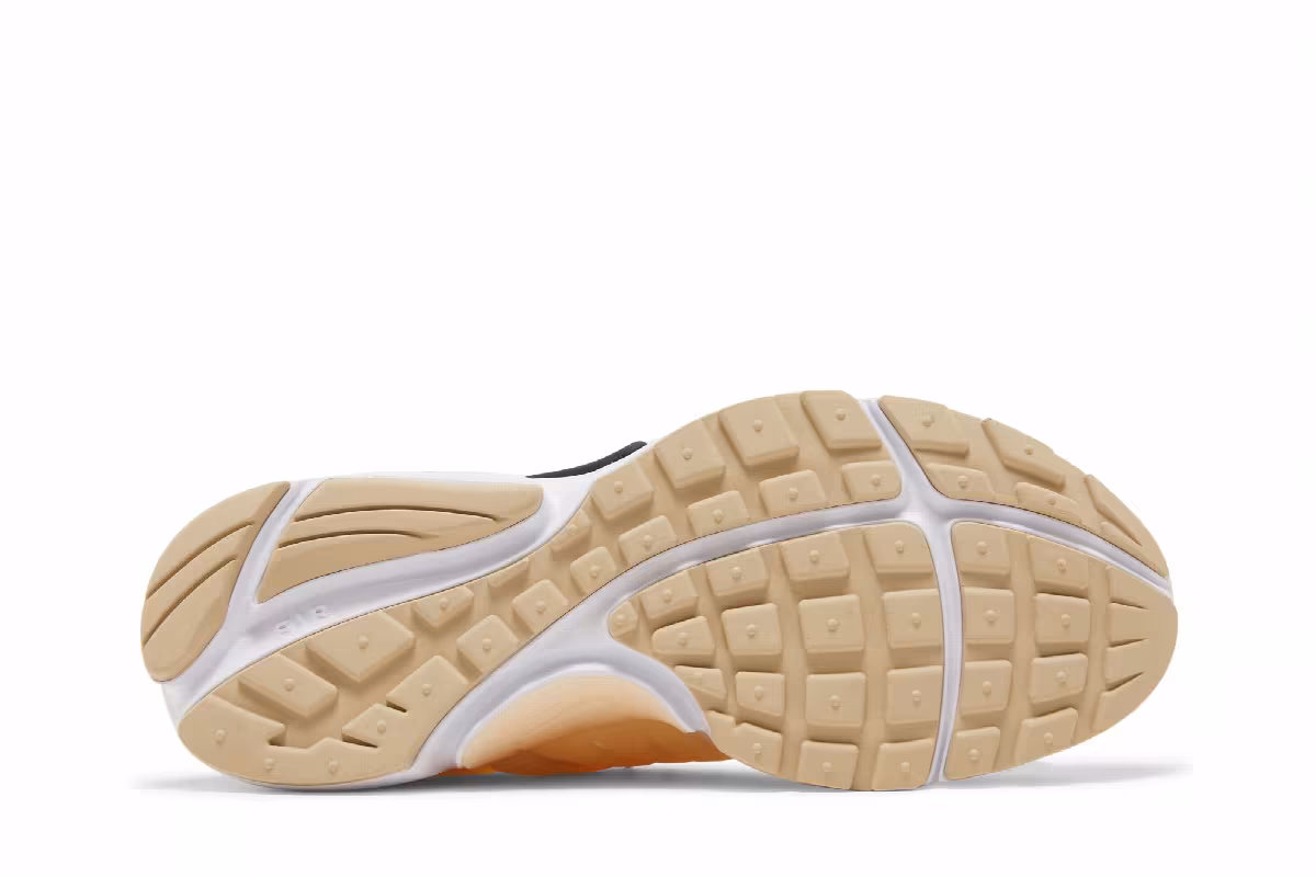 Nike Women's Air Presto Sanddrift Light Curry, view 5
