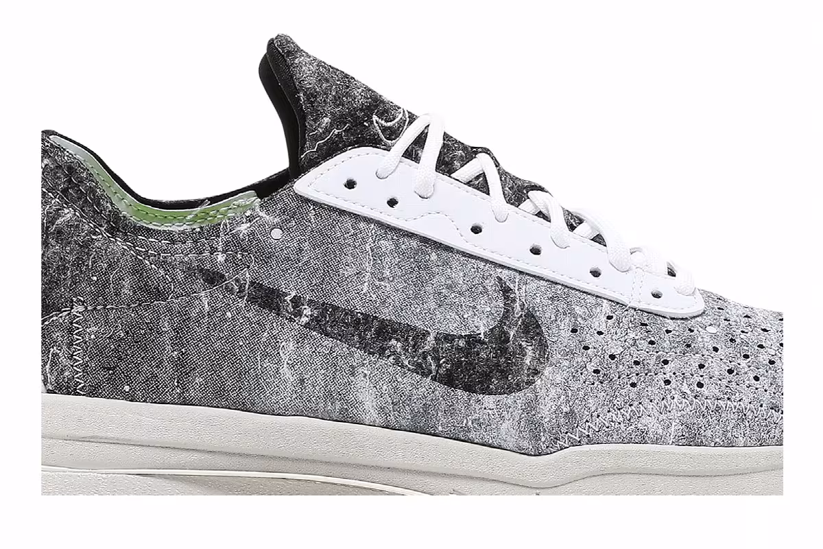 Nike Women's Air Zoom-Type SE Recycled, view 3